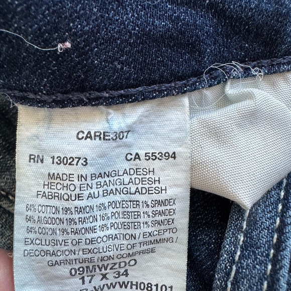 Wrangler Jeans. Women’s size 17/34. Great used condition! - Picture 5 of 8